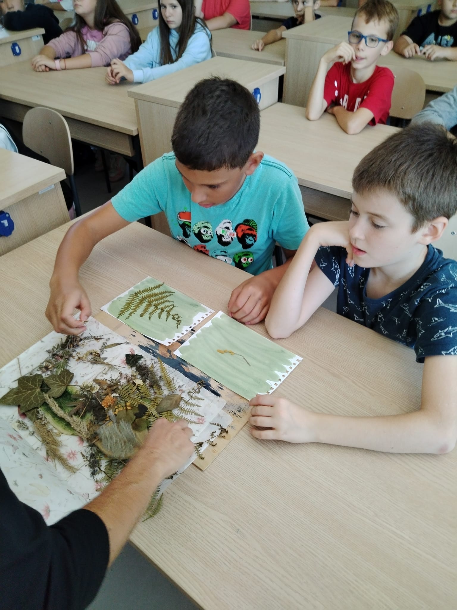 Učenici šestih razreda na terenskoj nastavi