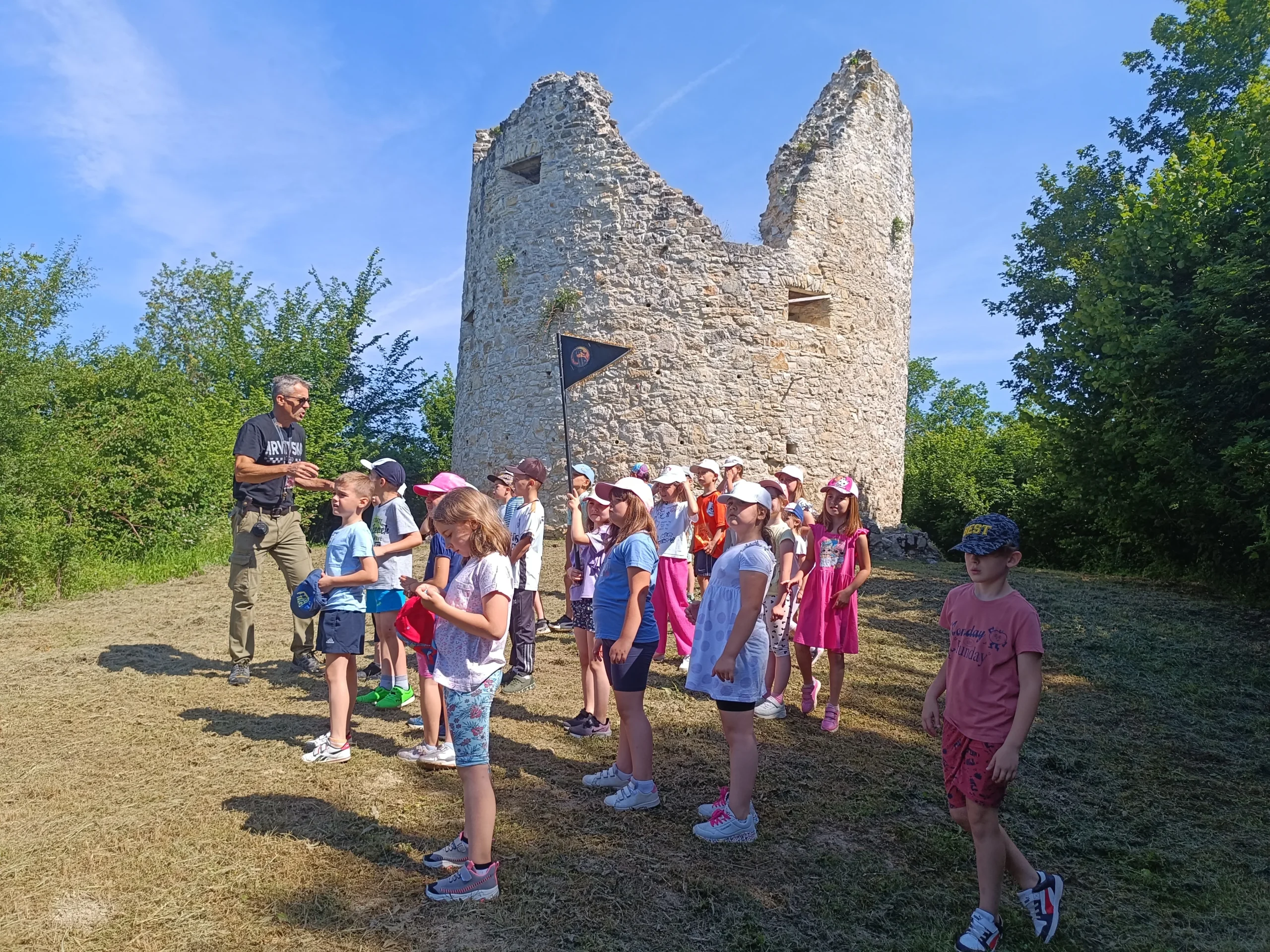 Petrinjski mališani otkrili blago kod kule u Čuntiću