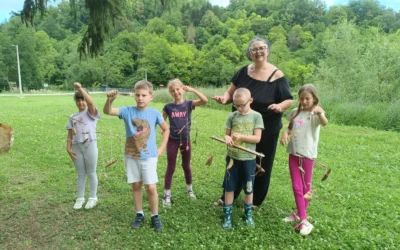 Od izrade herbarija do likovnih kreacija na drugom danu Avanturističkog kampa na Zrinskoj gori